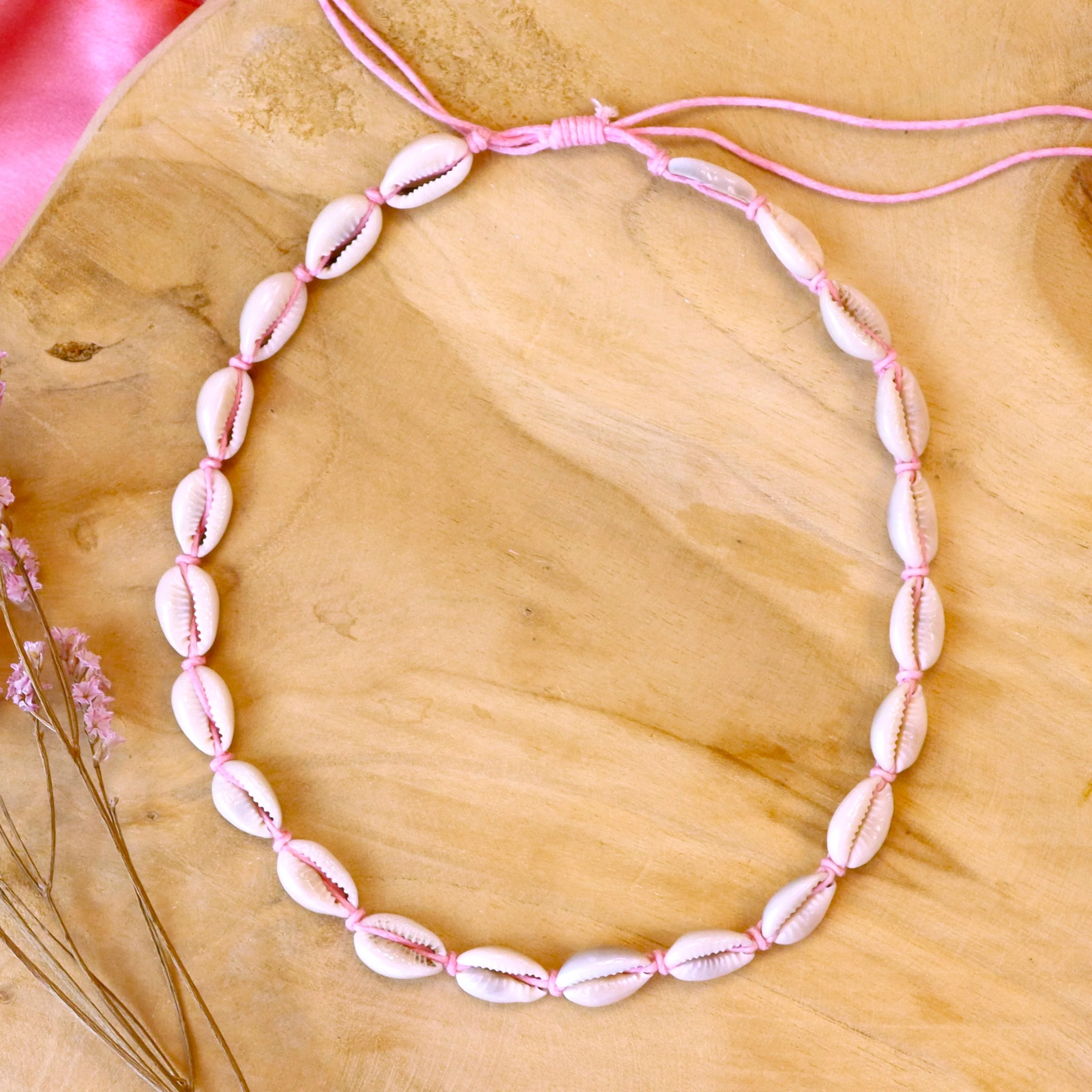 Geknoopte schelpketting - lichtroze