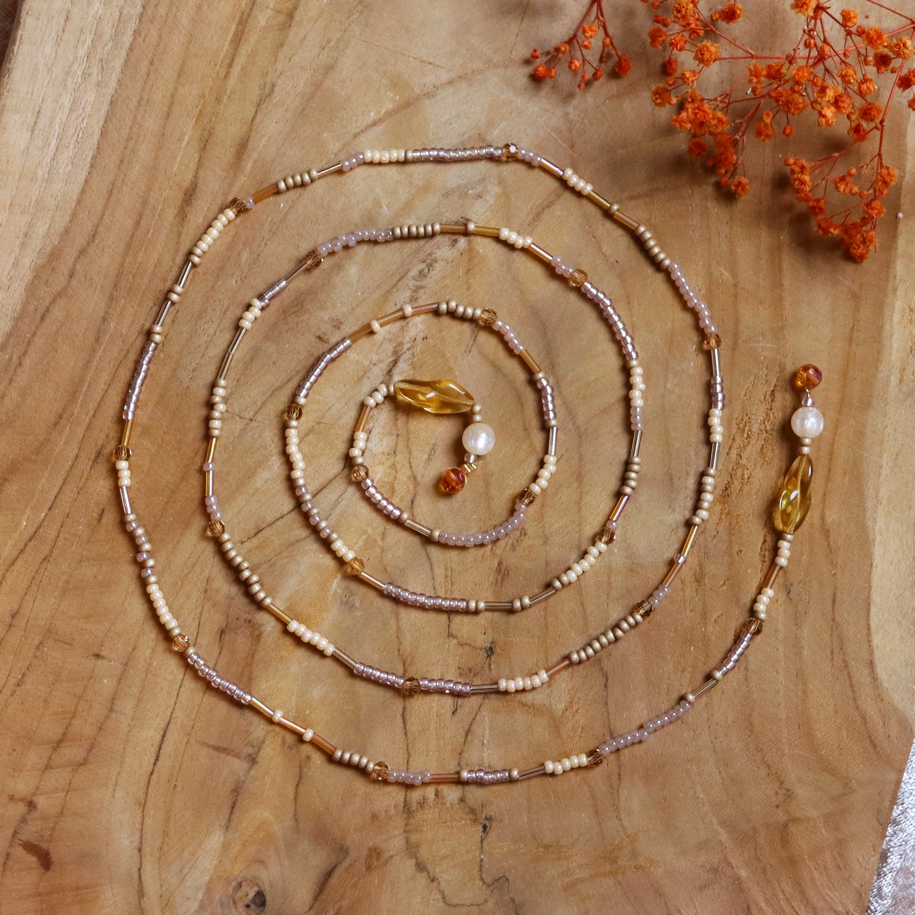 Kralenketting - omslagketting met beige tinten